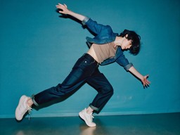 공중 안의 사람 jumping