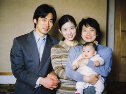 사진 을 찍는 가족 의 사진