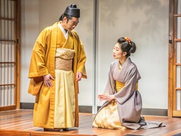전통적 일본 의류 를 입은 남성 와 여자
