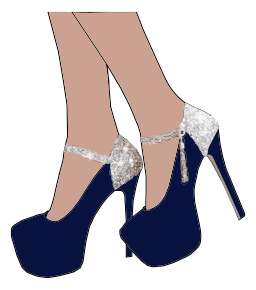 발에 착용되는 파란 높은 heeled 신발의 쌍